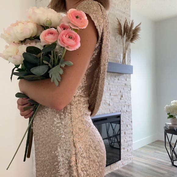 Gold sequins long dress✨ - Picture 3 of 10